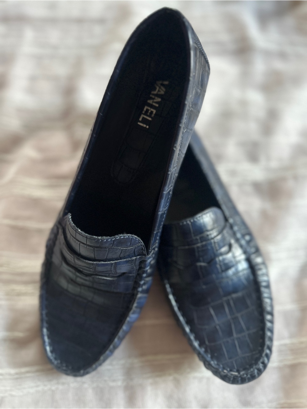 VANELi Alika Croco Embossed Navy Leather Loafers 9.5N NWOB